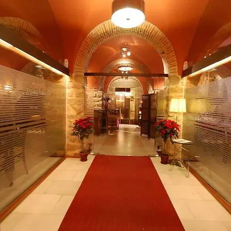 Usias Hotel Dos Torres
