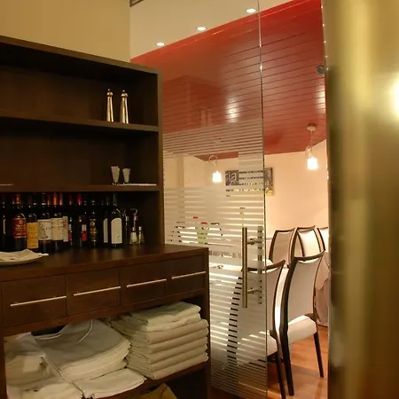 Usias Hotel 3*