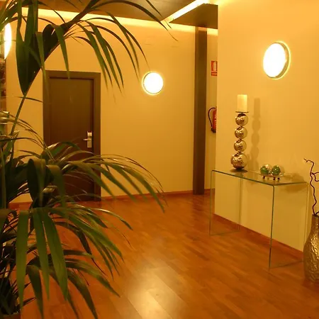 Usias Hotel