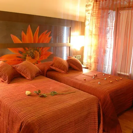 Hotel Usias Dos Torres