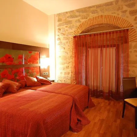 Hotel Usias Dos Torres