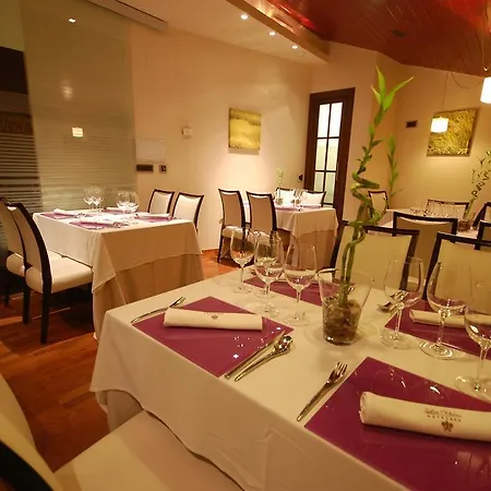 Usias Hotel Dos Torres