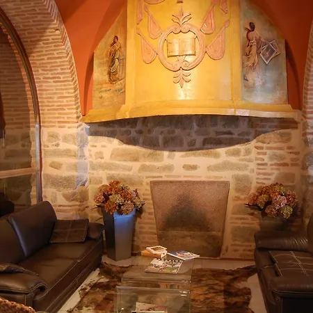 Hotel Usias 3*