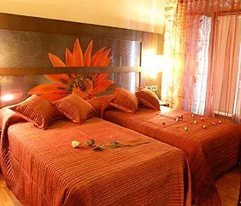 Usias Hotel 3*